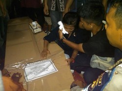 Jenazah Mayang Tiba di Lampung, Sang Adik Histeris dan Pingsan