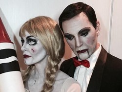 Hiii... Courteney Cox Seram Jadi Annabelle di Pesta Halloween