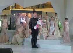 Koleksi Glamour nan Klasik Era 50-an dari Soko Wiyanto