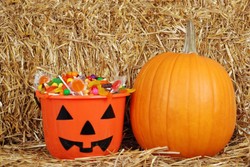 Jack OLantern dan Permen Beracun, Mitos Seram Seputar Halloween