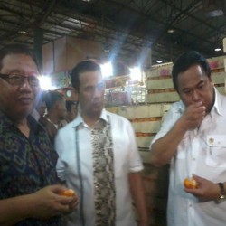 3 Menteri Ini Blusukan Tengah Malam ke Pasar Kramat Jati