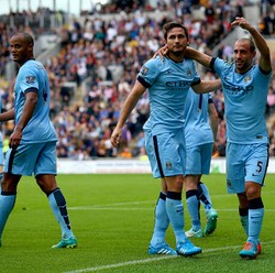 Zabaleta: Jika Bisa Kalahkan MU, City Akan Pede Lagi