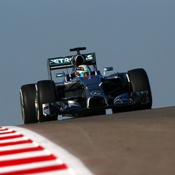 Hamilton Sapu Bersih Sesi Latihan Bebas