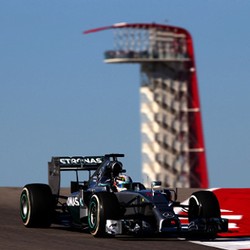 Mercedes Dominan, Hamilton Tercepat di Sesi Pembuka