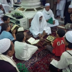 Saat Hafiz Cilik Menghafal Alquran di Masjid Nabawi
