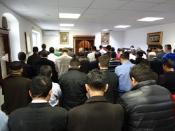 Salat Jumat di Negara Tanpa Masjid