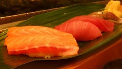 Nyam! Nikmatnya Sarapan Sashimi di Pasar Tsukiji