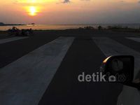 Menikmati Sunset di Pulau Bawean