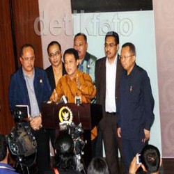 DPR Masih Berkelahi, Bagaimana Nasib Program Jokowi-JK?