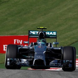 Kalahkan Hamilton, Rosberg Pole di Austin