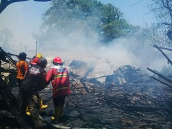 Gudang Kayu di Sanur Ludes Terbakar Diduga karena Puntung Rokok