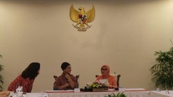 Pimpin Rapat Perdana Istri Kabinet, Lady Iriana: Tak Kenal Maka Tak Sayang