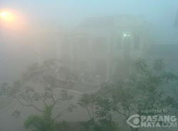 Diselimuti Kabut Asap Pekat, Kota Palembang Terlihat Kelabu