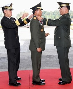 Panglima TNI Mendapat Penghargaan dari Filipina Karena Kiprah Kemanusiaan