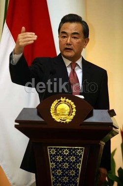 Jokowi Temui Menlu China Bahas Apec dan Infrastruktur