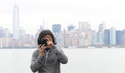 Agenda Wajib di New York, Berfoto dari Pulau Liberty