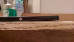 Setelah iPhone 6, Sony Xperia Z3 Dilaporkan Bengkok