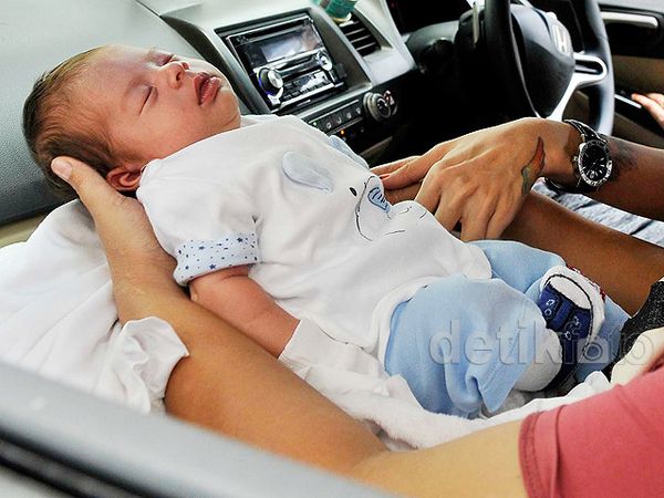 Imutnya Azka, Bayi Laki-laki Nikita Mirzani