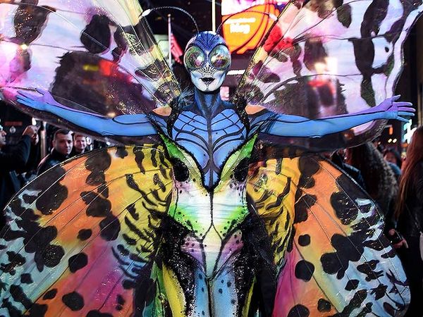 Halloween, Heidi Klum Berubah Jadi Kupu-kupu