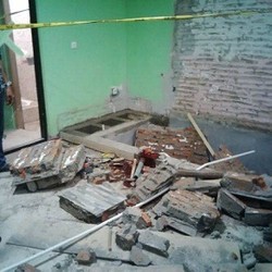 Buruh Bangunan Tewas Tertimpa Tembok Kantor yang Direnovasi