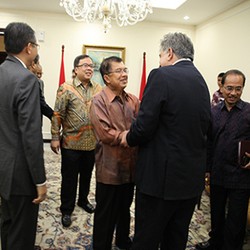 Temui JK, Lembaga Ini Ingin Ikut Proyek Pembangkit Listrik di RI