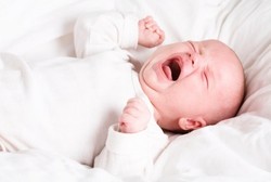 Bayi Menangis Terus Tanda ASI-nya Kurang? Jangan Buru-buru Percaya