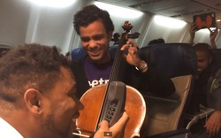 Mungkin, Ini Hiburan Dadakan Paling Seru di Pesawat