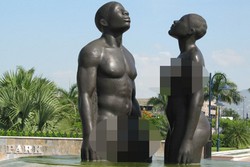 Patung di Jamaika Ini Diprotes Karena Alat Kelaminnya Panjang