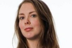 Bosan Jalani Diet Paleo, Anne Nekat Konsumsi Makanan Anjing