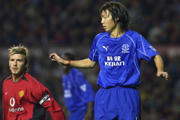 Pemain China Li Tie saat berkostum Everton (Getty Images) Pemain China Li Tie saat berkostum Everton (Getty Images)