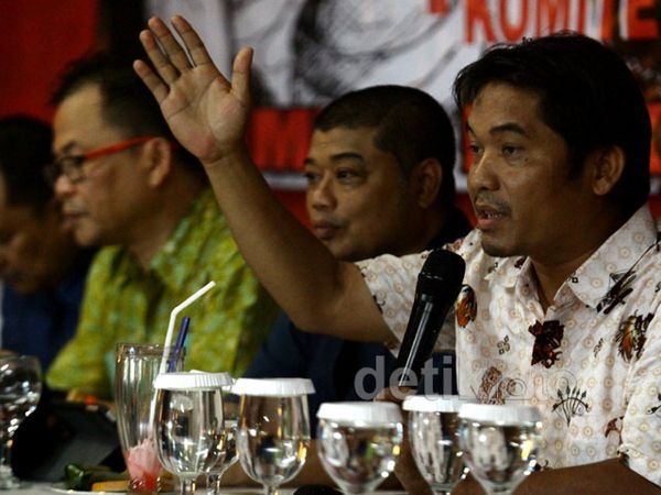 Hentikan Kegaduhan Atau Bubarkan DPR