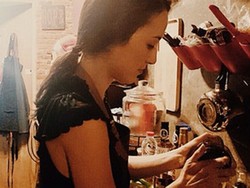 Julie Estelle Akan Perankan Karakter Tambahan di Filosofi Kopi