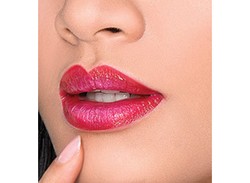 Bibir 3 Dimensi Jadi Salah Satu Tren Make-up di 2015, Seperti Apa?