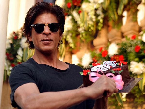 Shahrukh Khan Rayakan Ultah ke-49