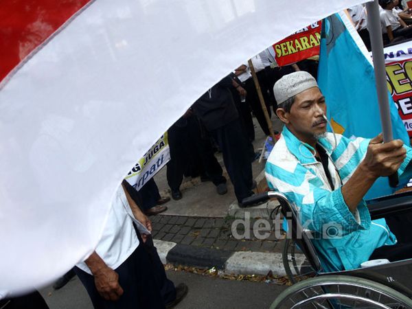Karyawan Merpati Tuntut Pembayaran Gaji