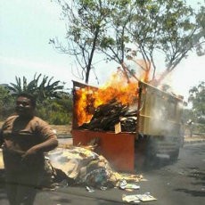 Dipicu Puntung Rokok, Kardus Muatan Truk Terbakar