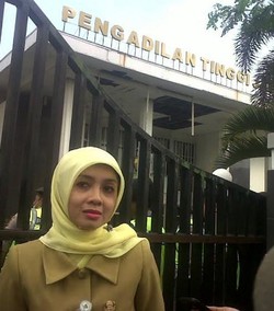 Lurah Cantik Ratna Pantau Lokasi Kebakaran Pengadilan Tinggi Jabar