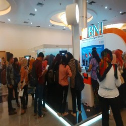 Sarjana Fresh Graduate di Bank Mandiri dan BTPN Dapat Gaji Berapa Ya?