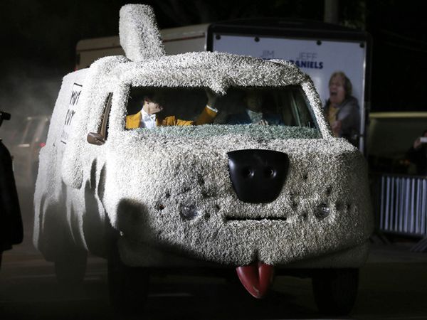 Mobil Anjing Dumb and Dumber To