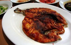 Kedai Mancing: Aduh, Sedapnya Ikan Kuwe Bakar Sambal Mangga Gaya Makassar!