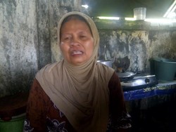 Ratapan Ibunda Saat Sang Anak Ditahan karena Hina Prabowo dan Mengaku Polisi