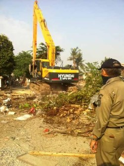 Antisipasi Banjir, Ratusan Bangunan Liar di Kali Sunter Ditertibkan Satpol PP