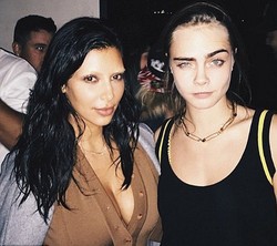 Ketika Wajah Kim Kardashian Berubah Drastis Pasca Bleaching Alis