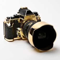 Kamera Berlapis Emas Ini Harganya Rp 500 juta