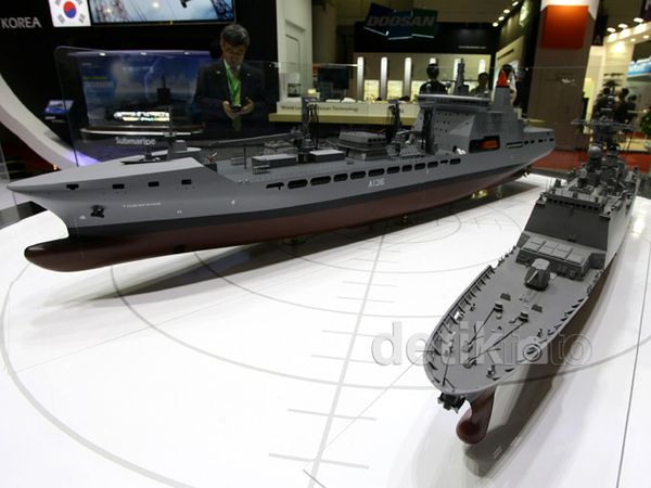 Bermacam Alutsista Canggih Dipamerkan di Kemayoran