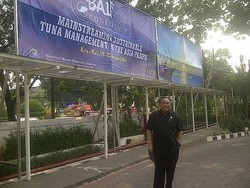 Gaya Alay Menko Maritim, Sampai Kantor Susi Selfie Dulu