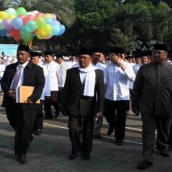 Jokowi Ingin Santri Pesantren Terbiasa Pakai Transaksi Non Tunai