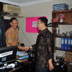 Jelajah Menpora di Kantor Barunya