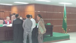 Anak Buah Riefan Ditanya Duit Miliaran di Kantong Kresek yang Dibawa Riefan