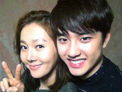 Aw! Akrabnya Yeom Jung Ah Selfie Bareng D.O EXO